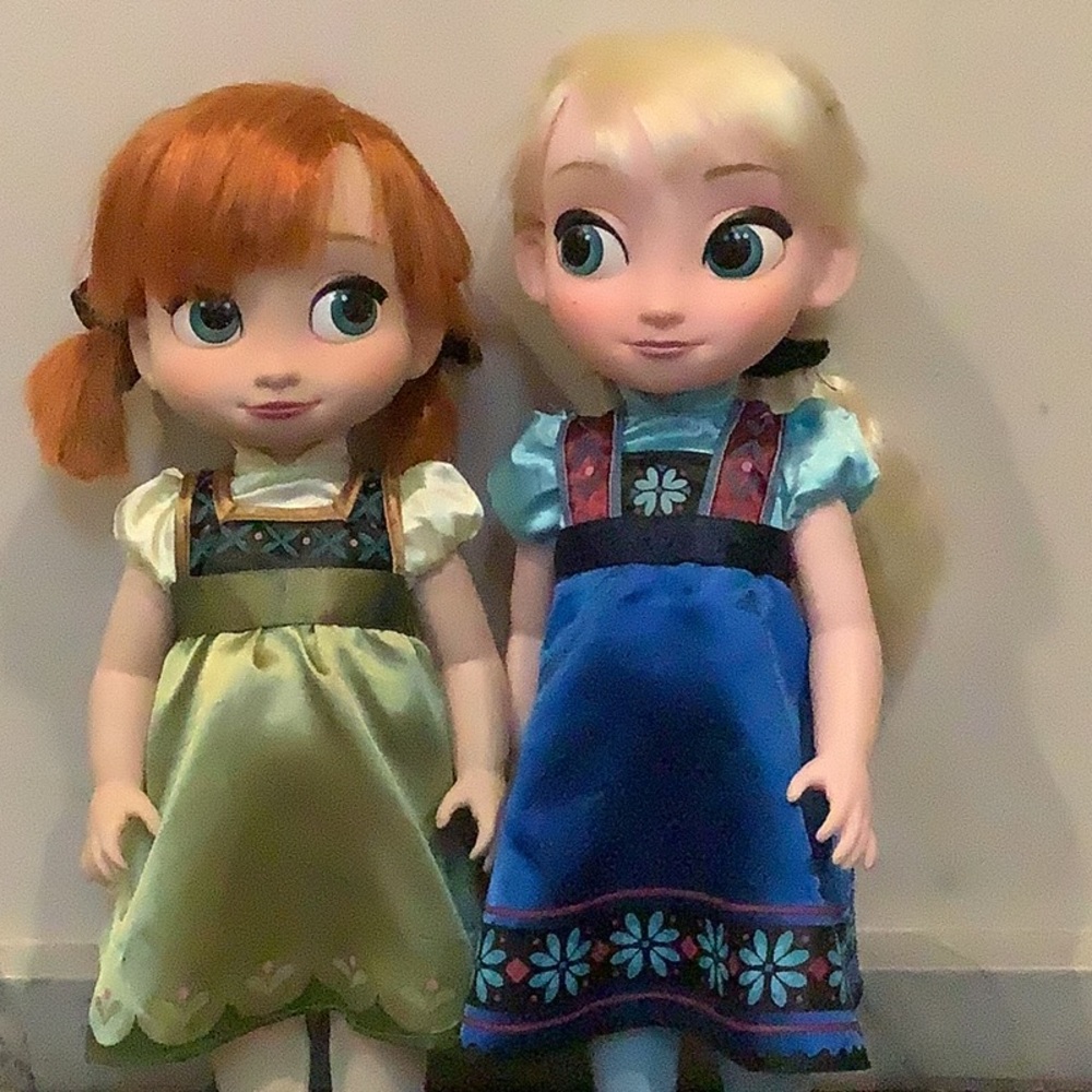 Elsa and Anna dolls from frozen